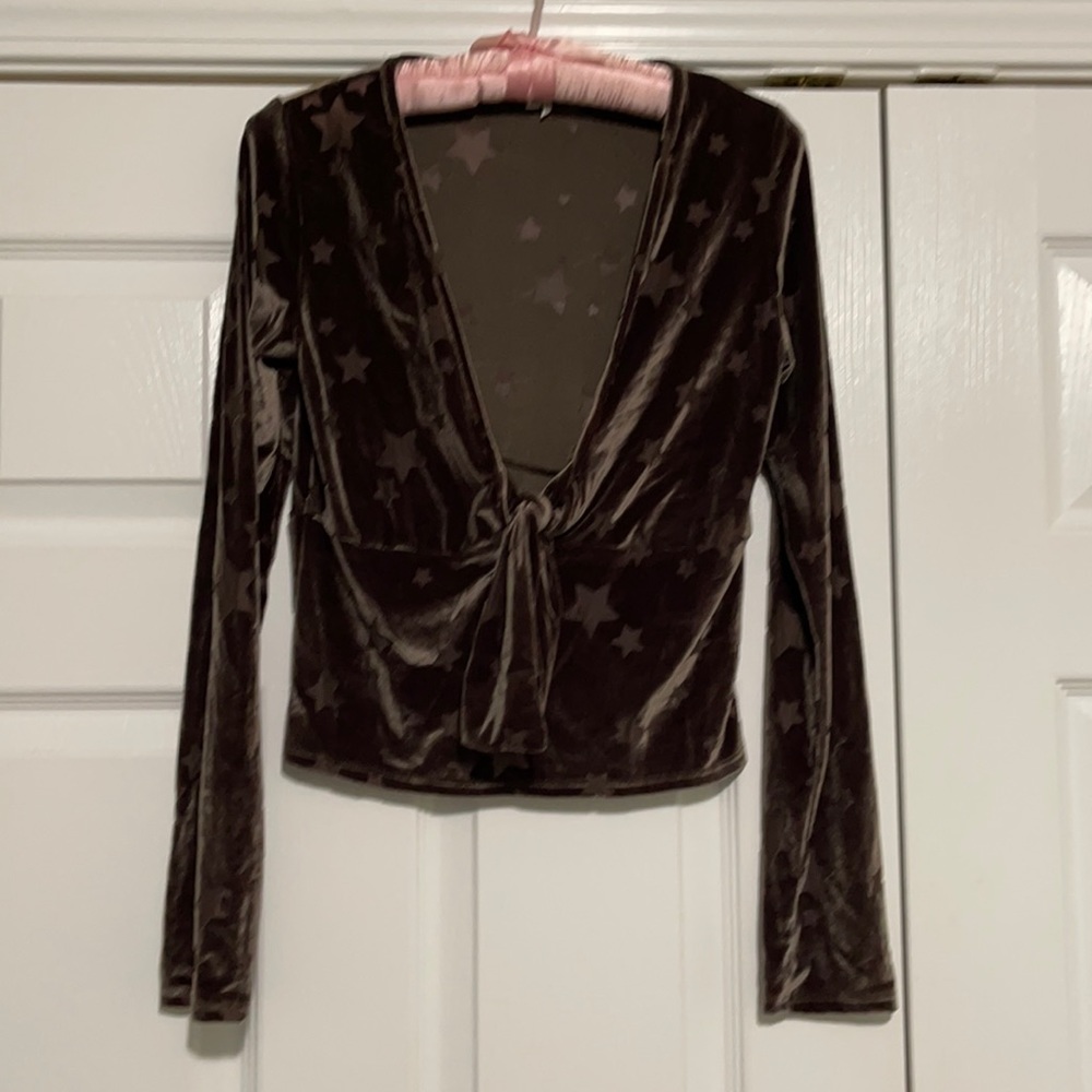 Out from Under brand top size M